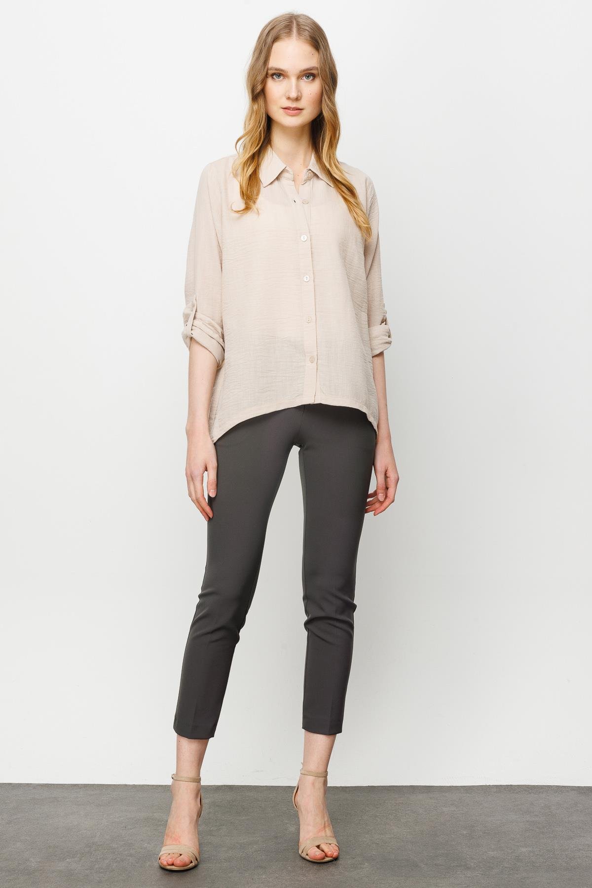 23773Kadın Geniş Kesim Düz Keten Gömlek Bej