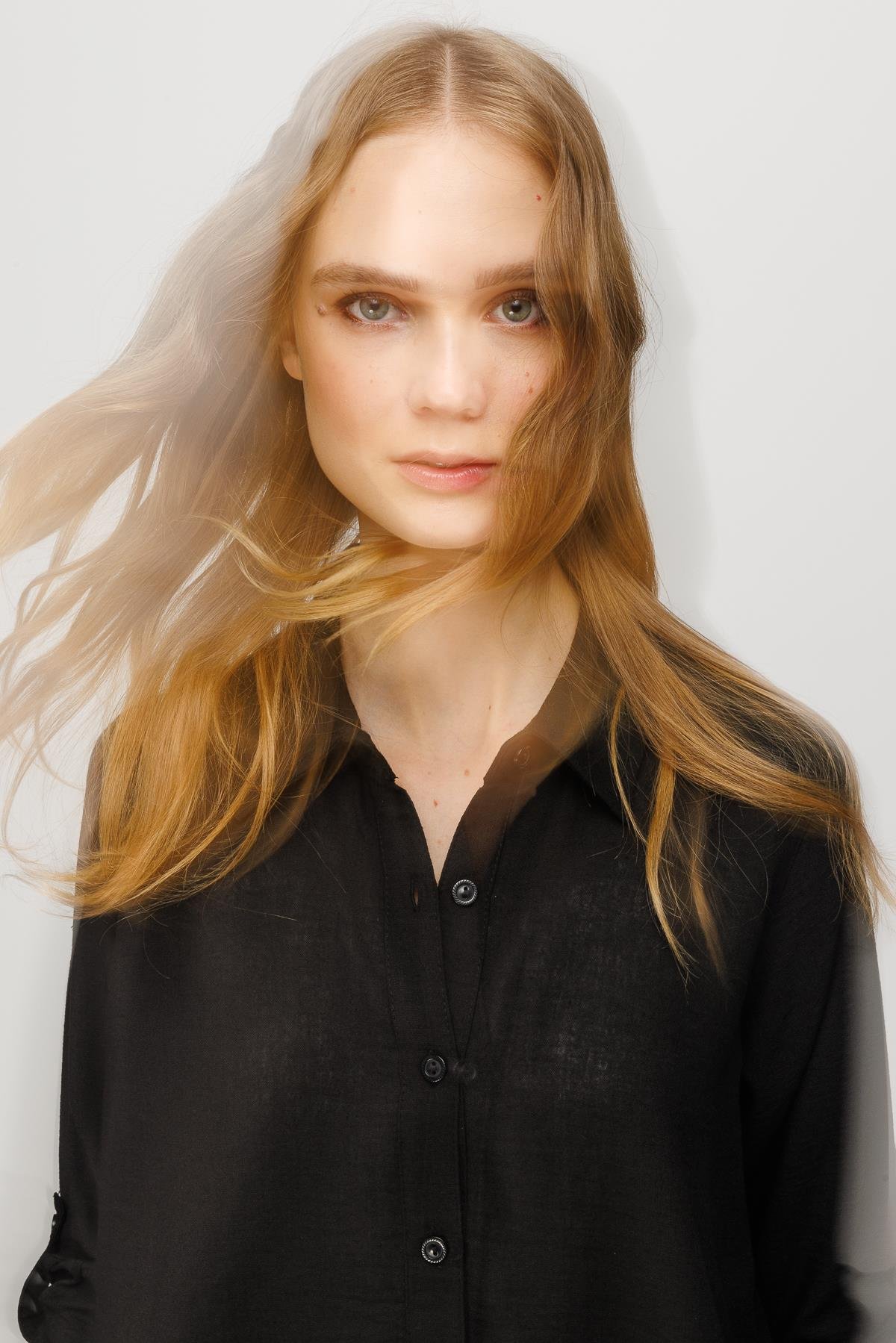 23773Kadın Geniş Kesim Düz Keten Gömlek Siyah