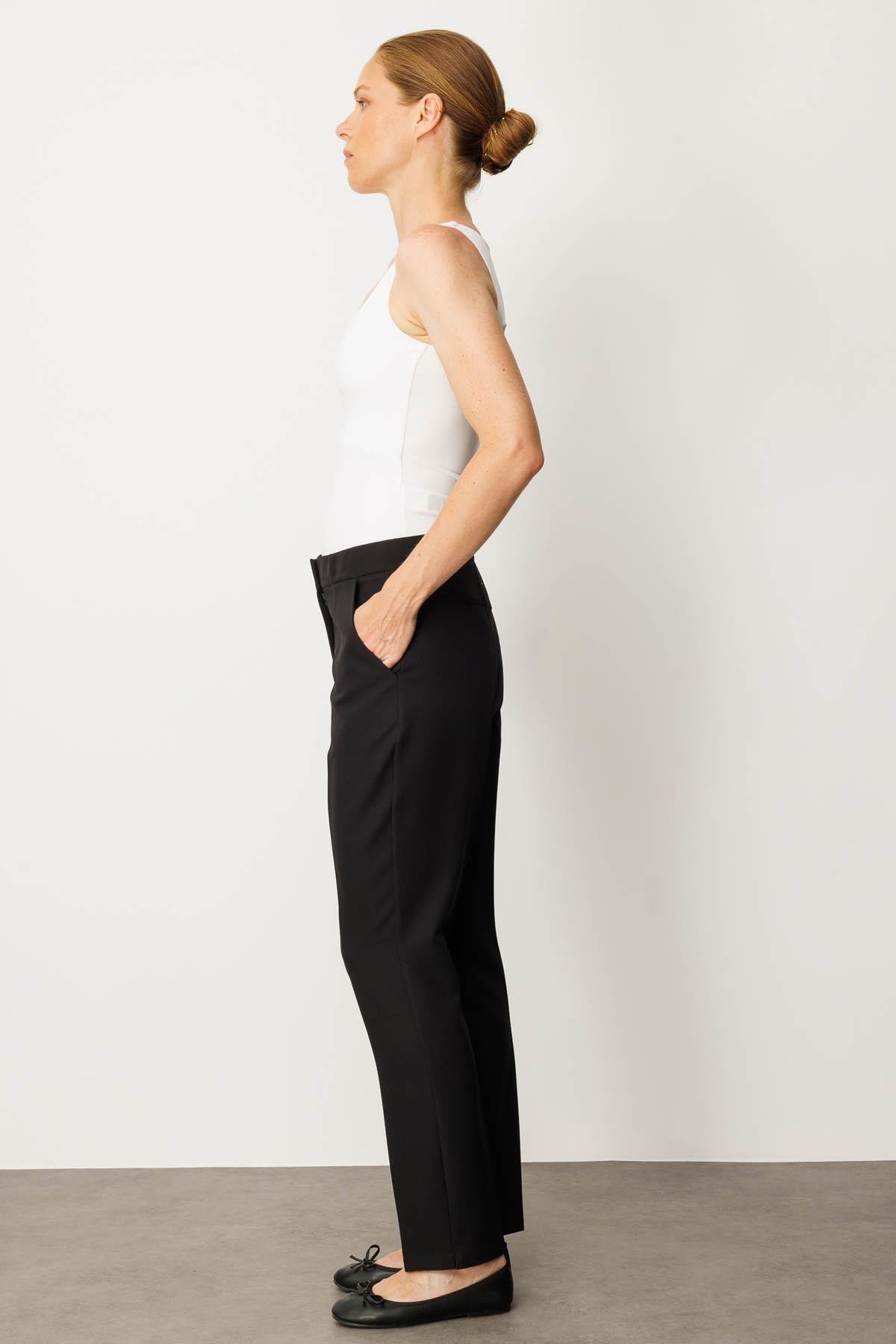 25913Kadın Gizli Fermuarlı Yan Cepli Kumaş Pantolon Siyah