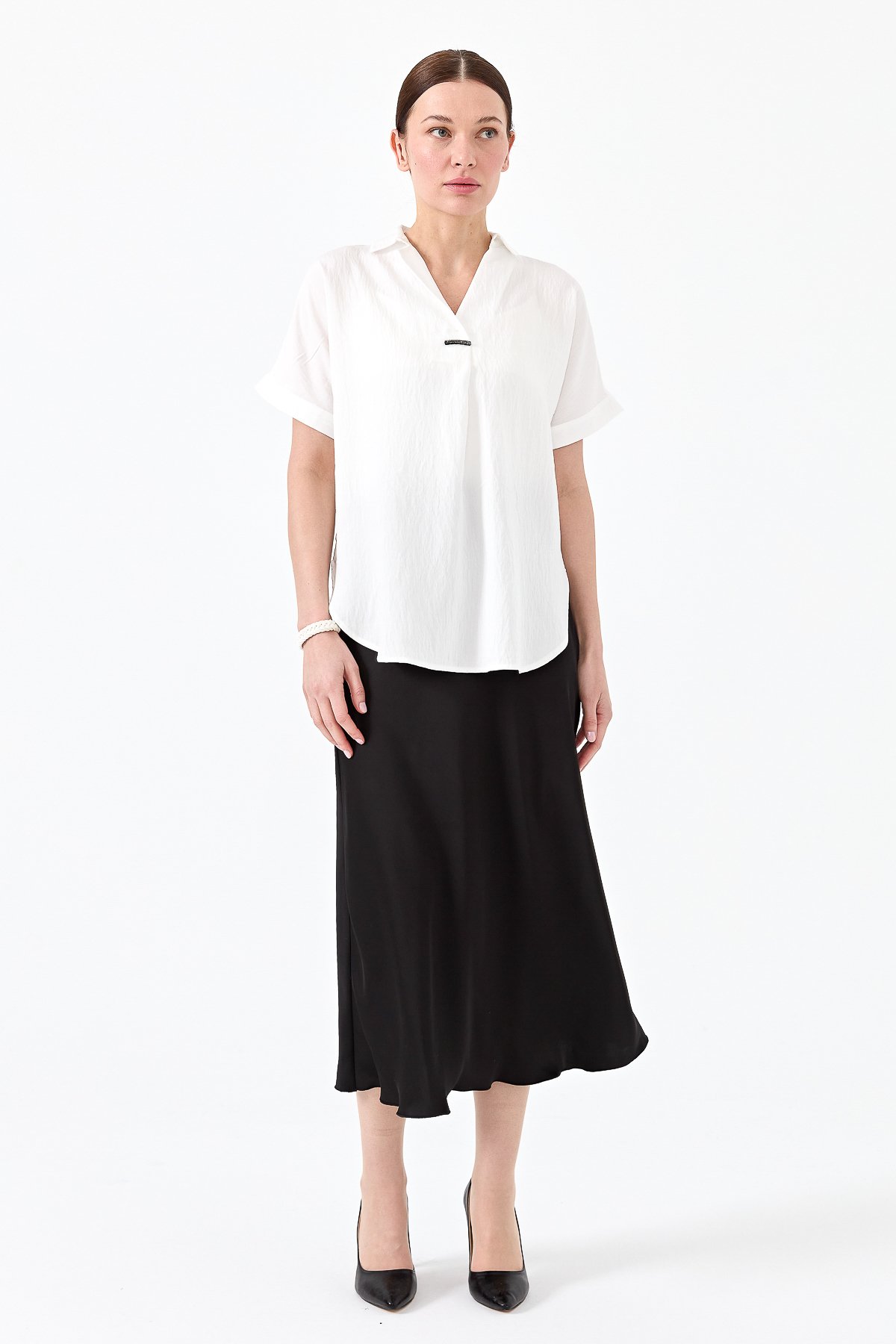 23459Kadın Gömlek Yaka Tokalı Penye T-shirt Ekru