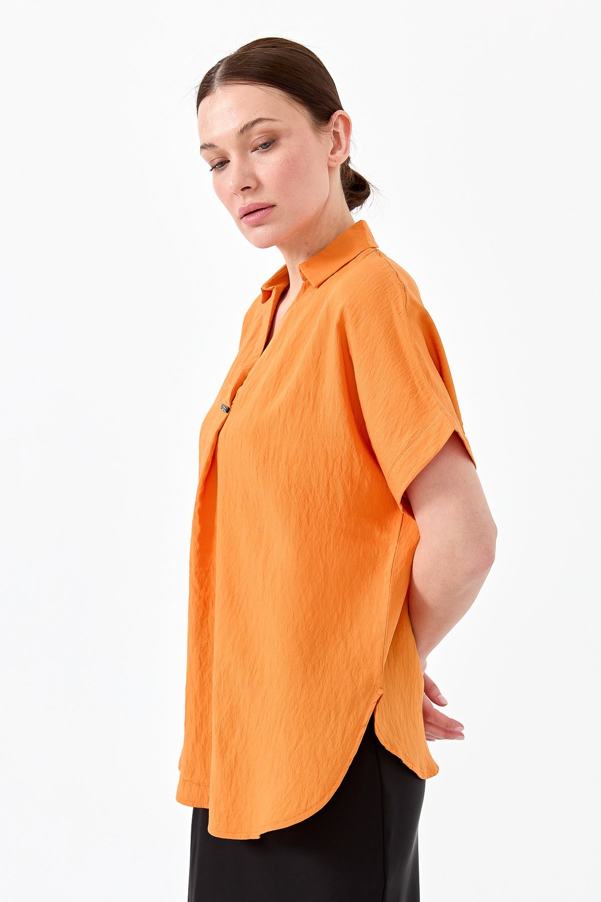 23459Kadın Gömlek Yaka Tokalı Penye T-shirt Oranj