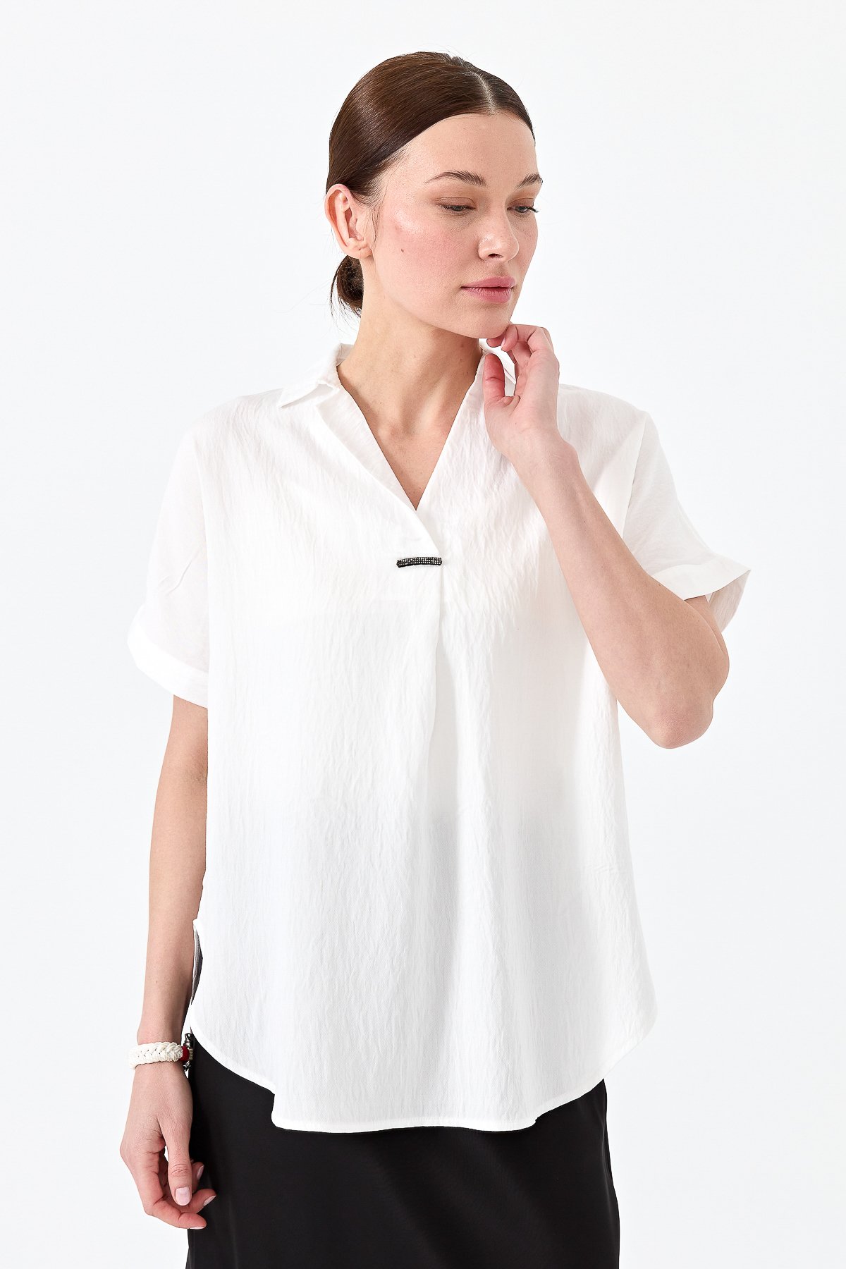 23459Kadın Gömlek Yaka Tokalı Penye T-shirt Ekru