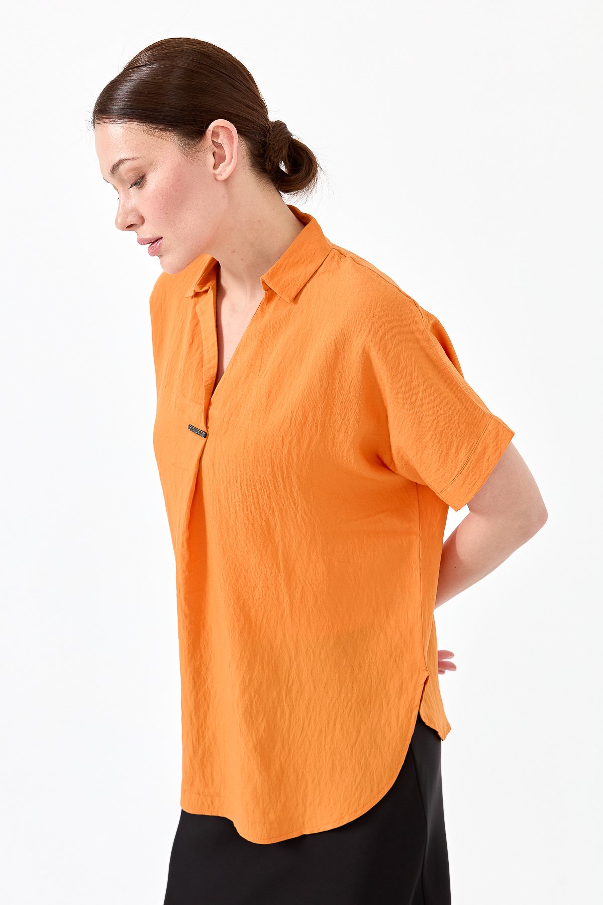 23459Kadın Gömlek Yaka Tokalı Penye T-shirt Oranj