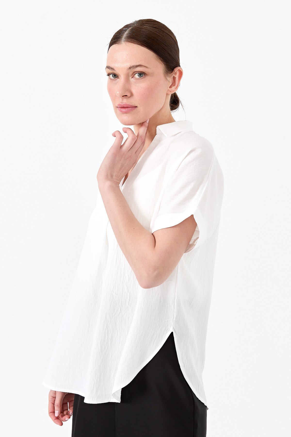 23459Kadın Gömlek Yaka Tokalı Penye T-shirt Ekru