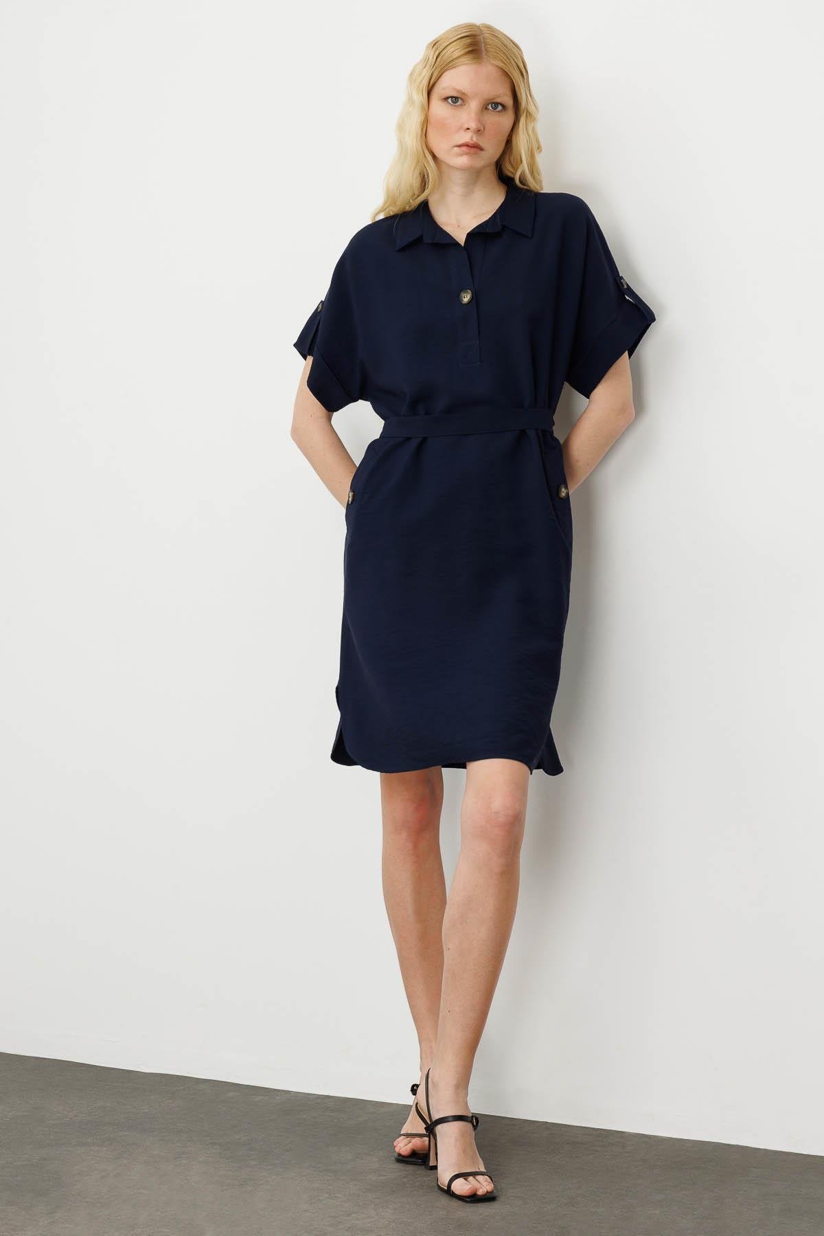 KMY24078Kadın Gömlek Yaka Yakası ve Cebi Düğmeli Elbise Lacivert