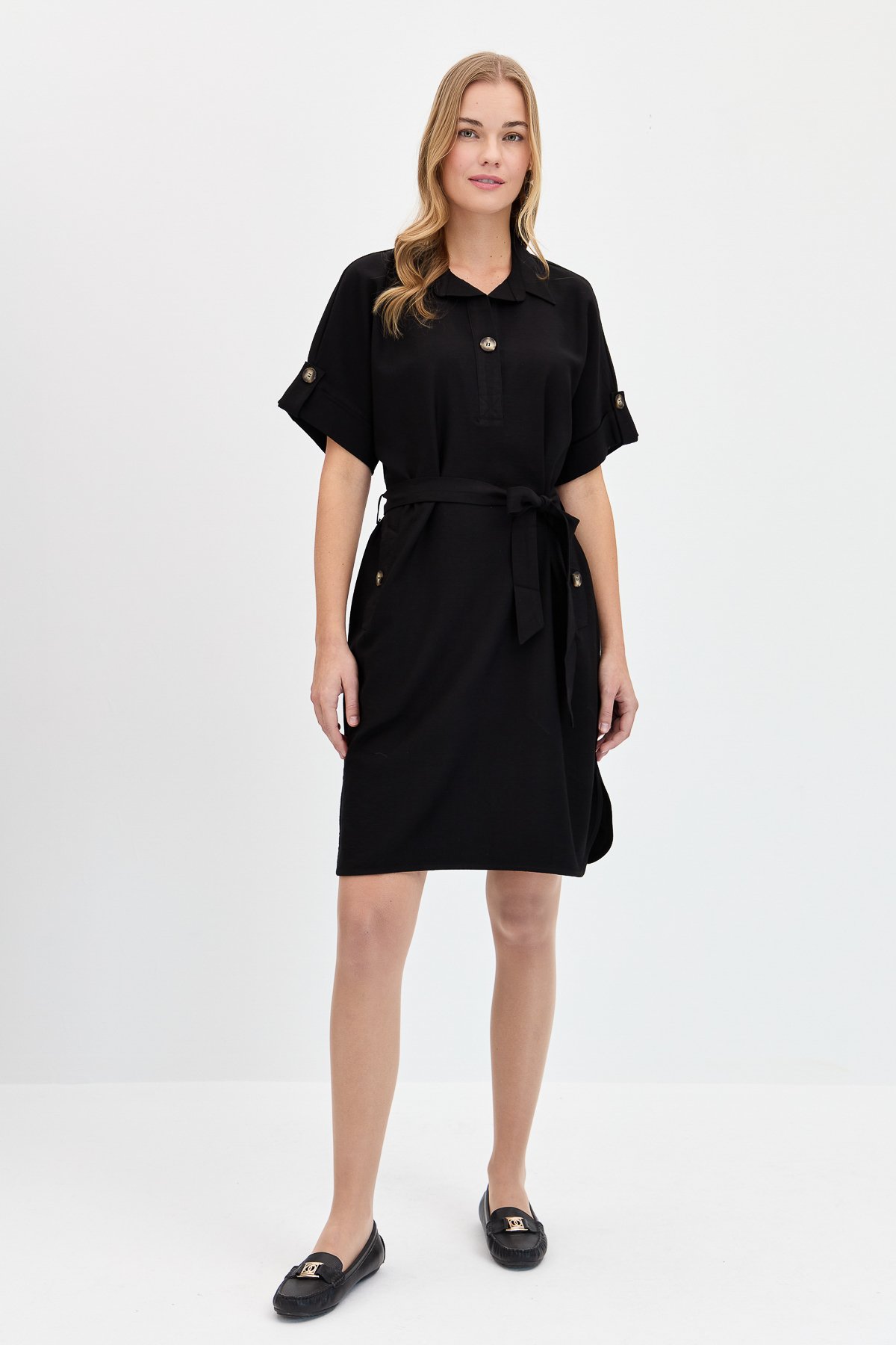 KMY24078Kadın Gömlek Yaka Yakası ve Cebi Düğmeli Elbise Siyah