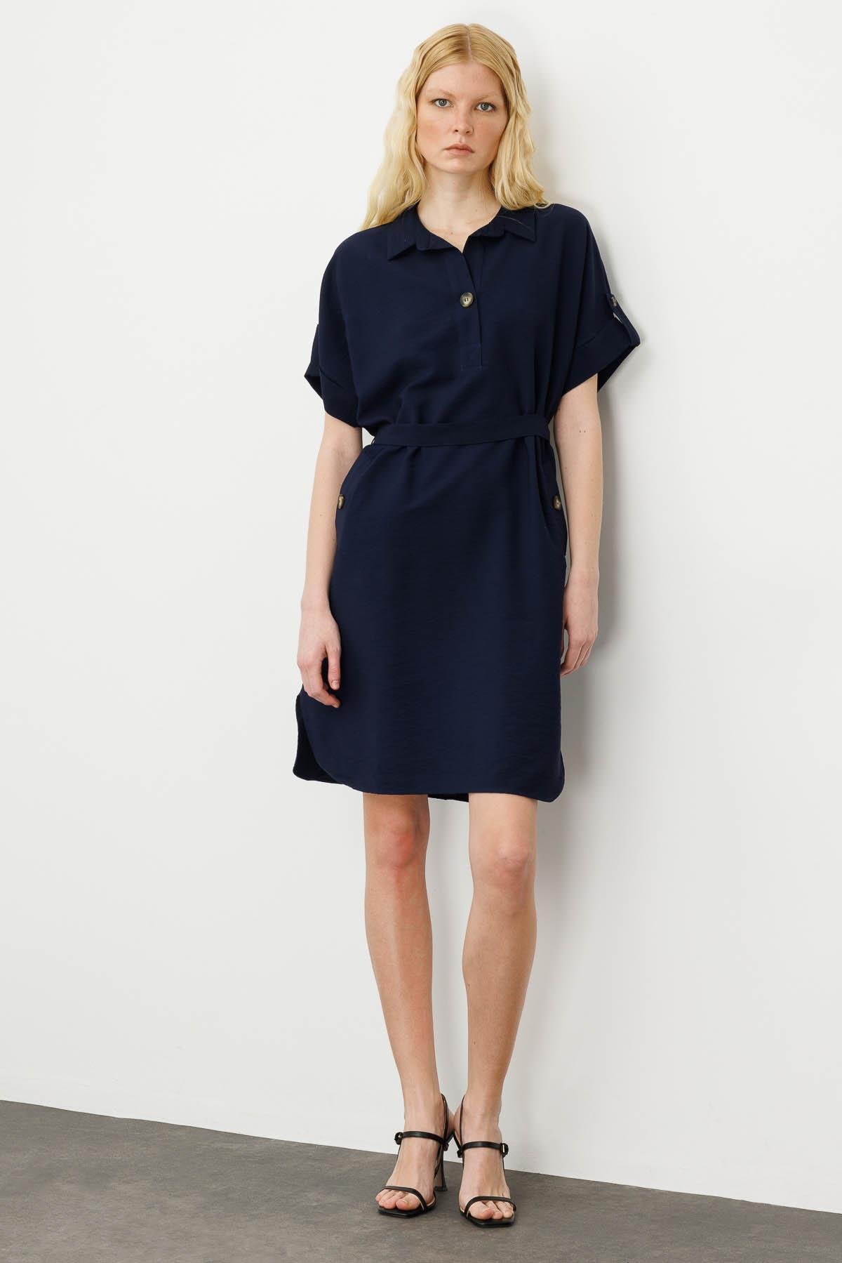 KMY24078Kadın Gömlek Yaka Yakası ve Cebi Düğmeli Elbise Lacivert