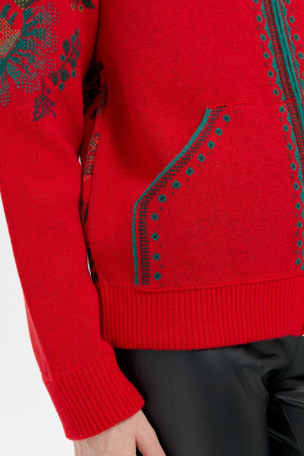 24049Kadın Hakim Yaka Arkası ve Kolu Çiçek Desenli Yün Ceket Mercan
