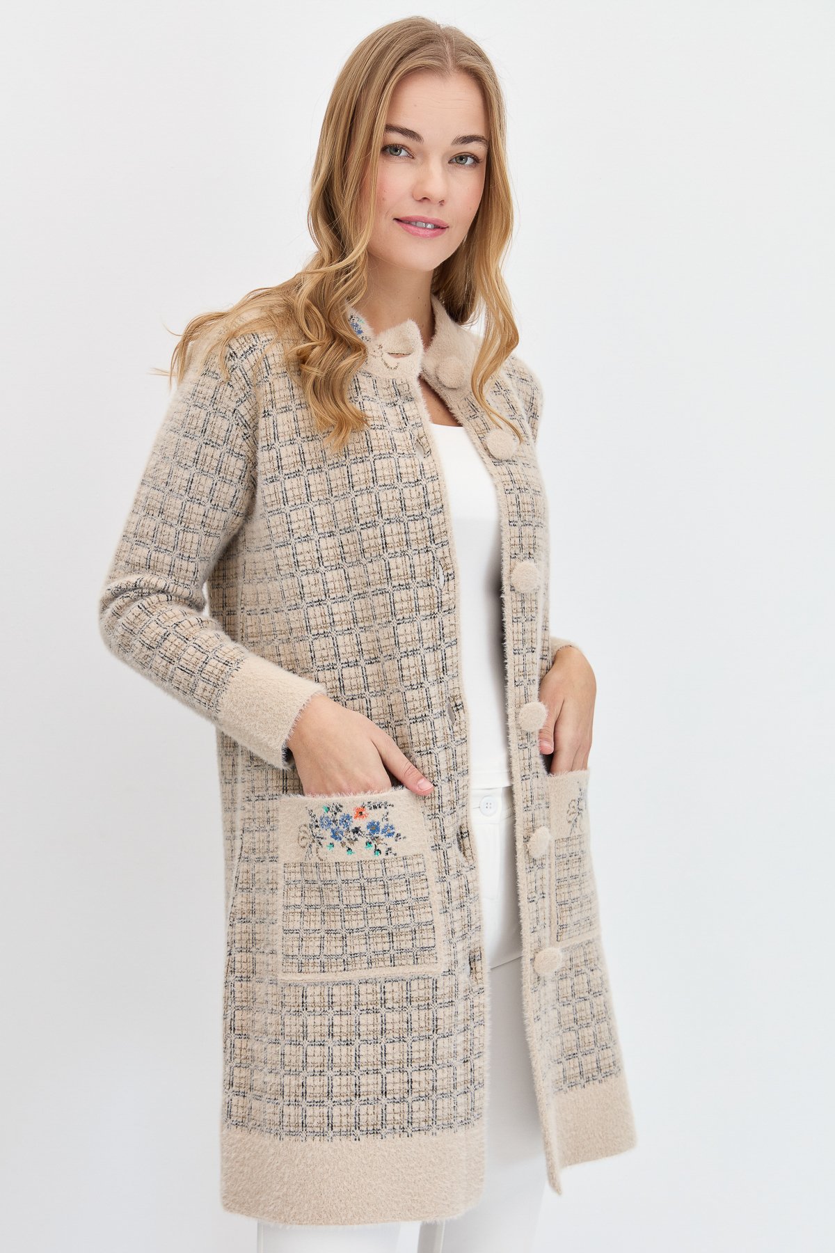 23399Kadın Hakim Yaka Düğmeli Uzun Kaban Bej