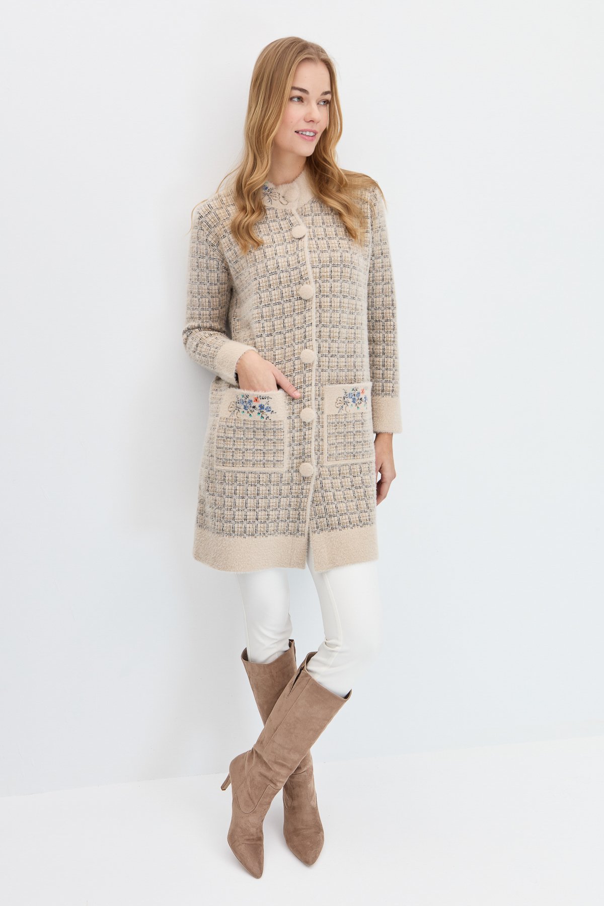 23399Kadın Hakim Yaka Düğmeli Uzun Kaban Bej