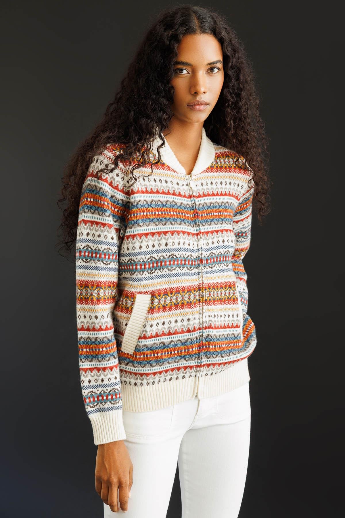 25102Kadın Hakim Yaka Jakarlı Yün Hırka Kemik