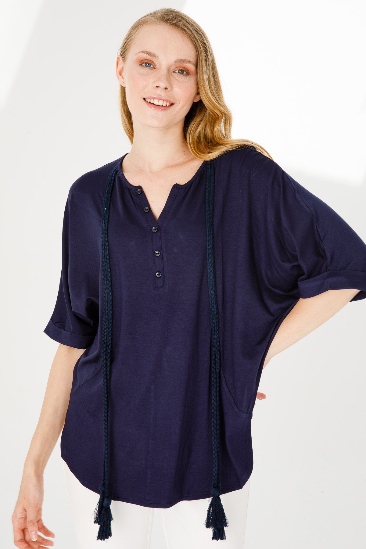 KADIN HAKİM YAKA YARASA KOL PÜSKÜLLÜ PENYE TUNİK LACİVERT