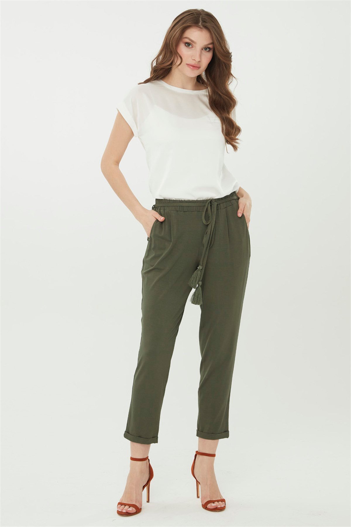 22722Kadın Havuç Paça Penye Pantolon Haki