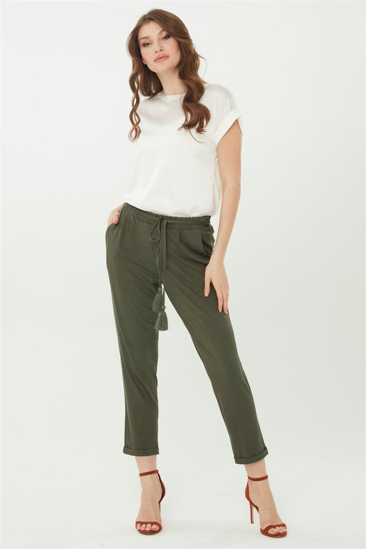 22722Kadın Havuç Paça Penye Pantolon Haki