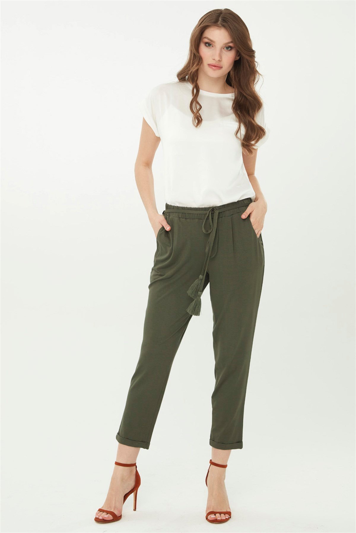 22722Kadın Havuç Paça Penye Pantolon Haki