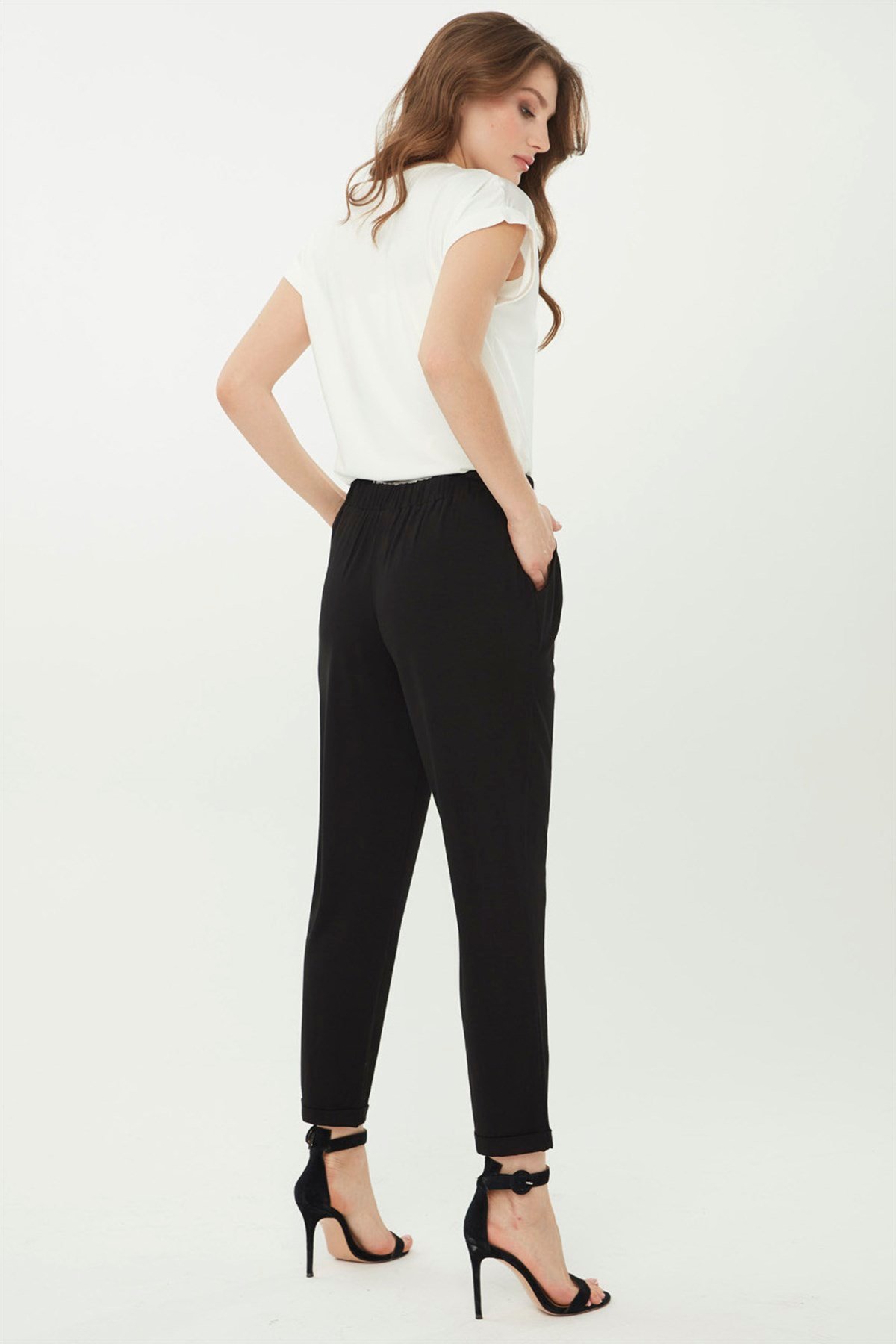 22722Kadın Havuç Paça Penye Pantolon Siyah