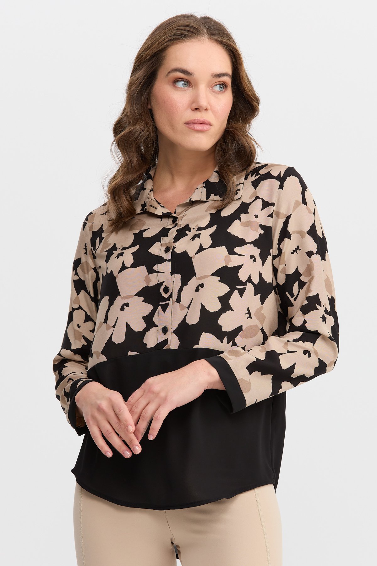 22819Kadın İki Renkli Çiçekli Gömlek Siyah