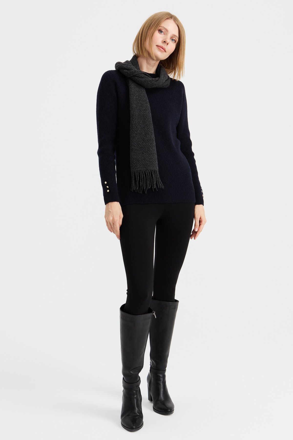 22029Kadın İşlemeli Yün Atkı K.Füme