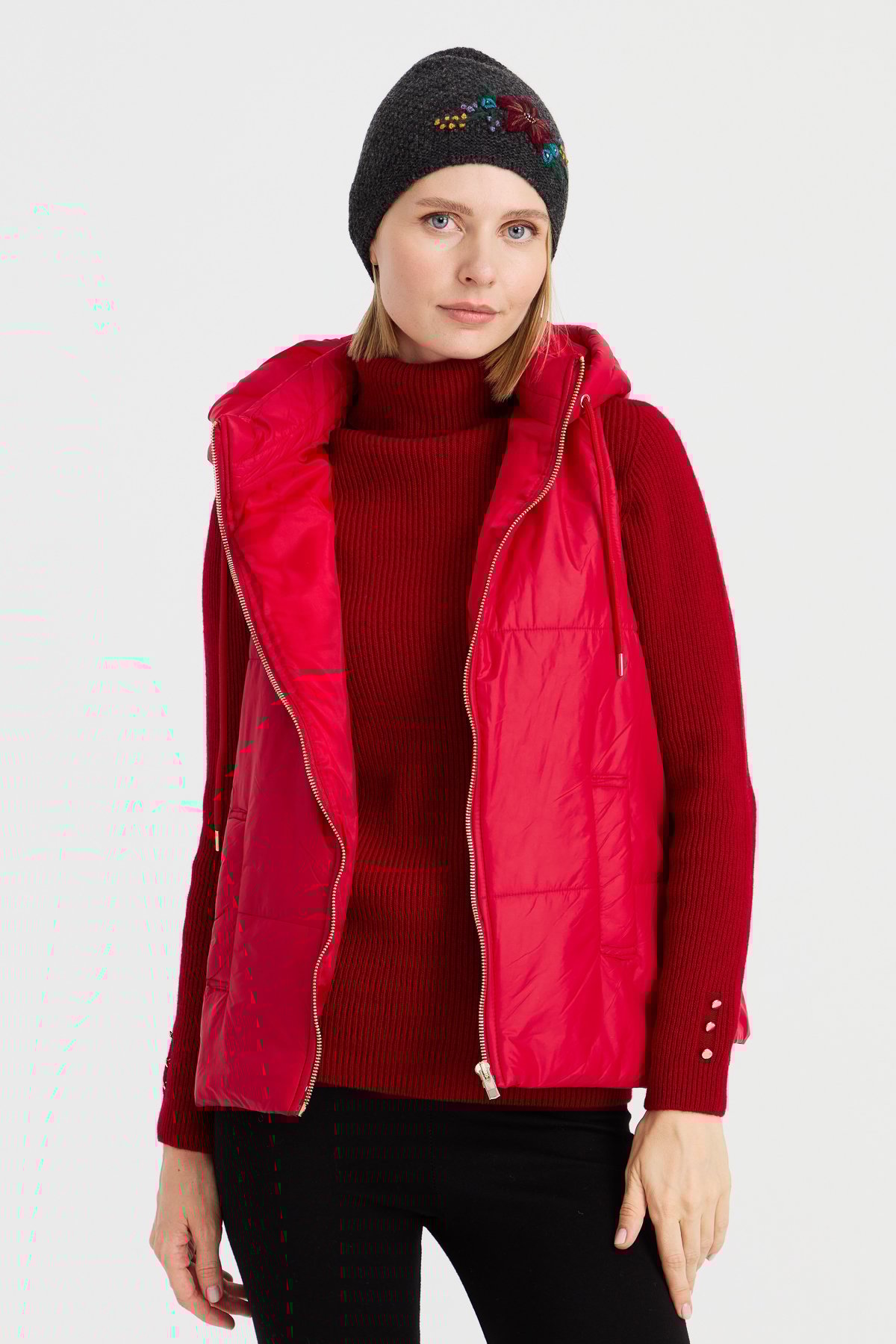 22028Kadın İşlemeli Yün Bere K.Füme