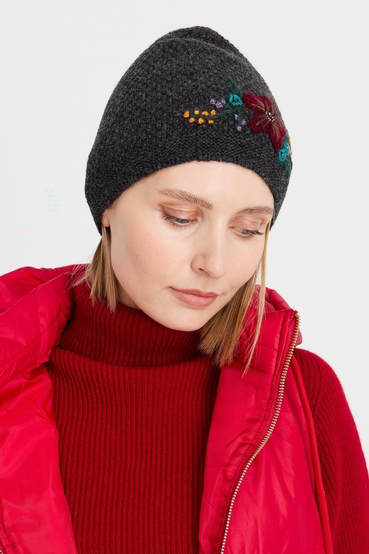 22028Kadın İşlemeli Yün Bere K.Füme