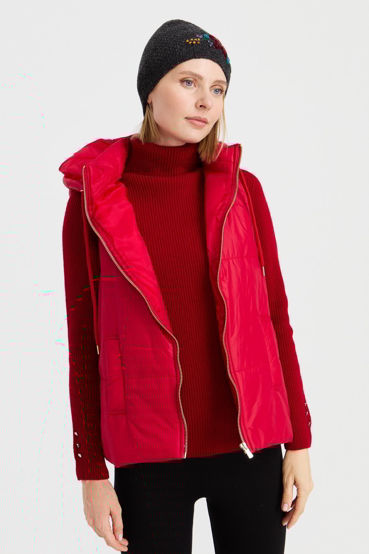 22028Kadın İşlemeli Yün Bere K.Füme