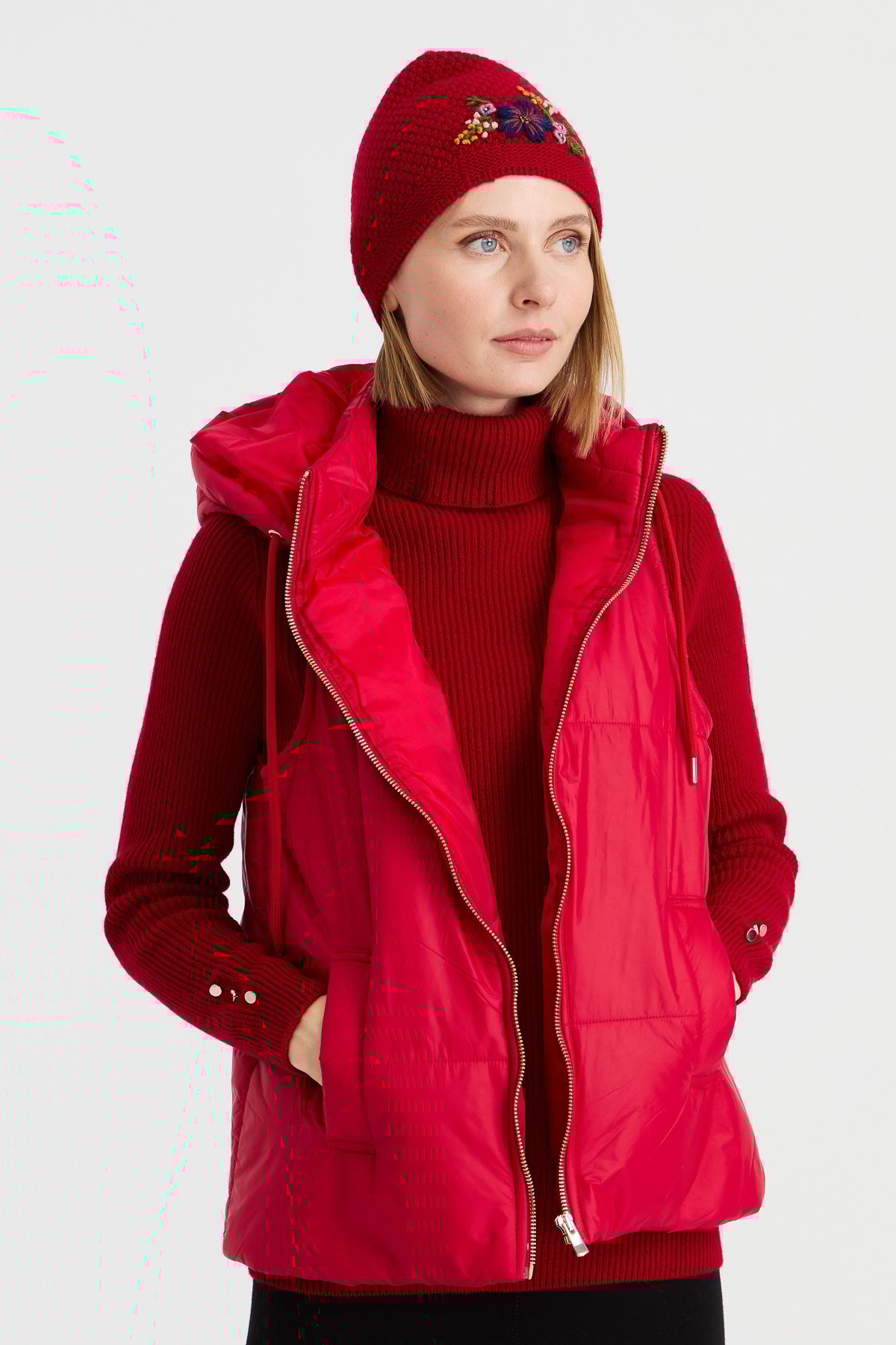 22028Kadın İşlemeli Yün Bere K.Kırmızı