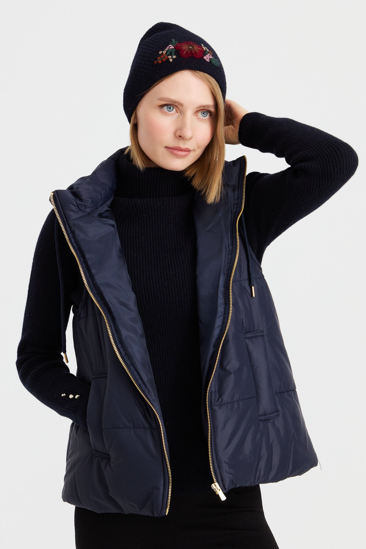 22028Kadın İşlemeli Yün Bere K.Lacivert