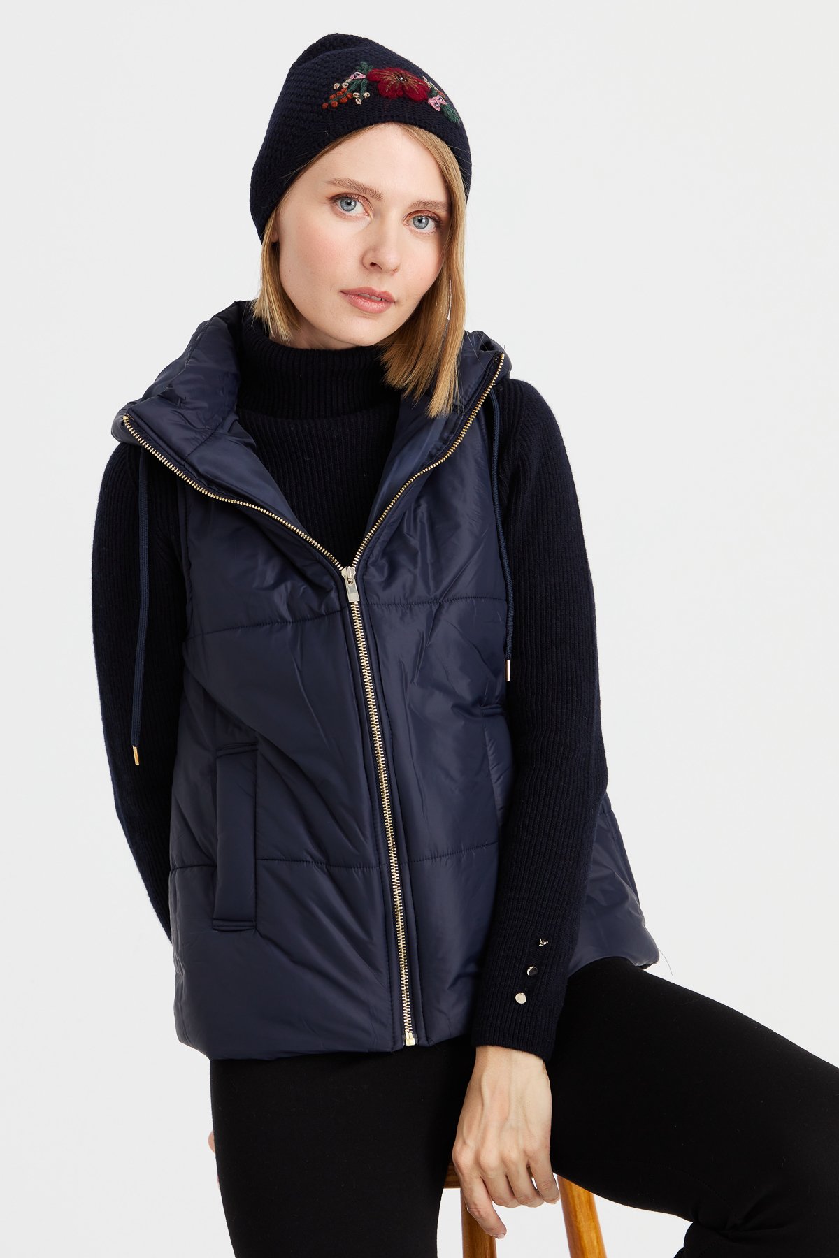 22028Kadın İşlemeli Yün Bere K.Lacivert