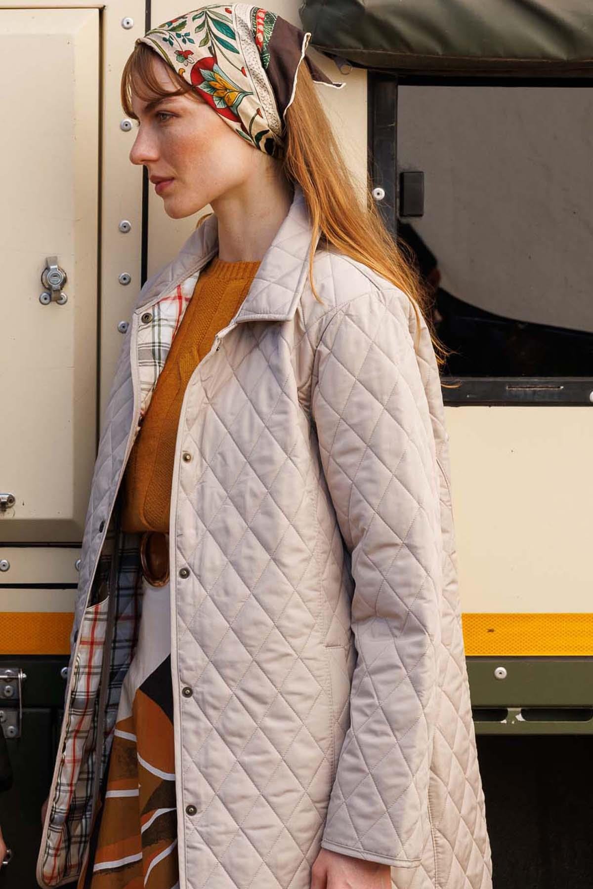 21438Женская Куртка Бежевая