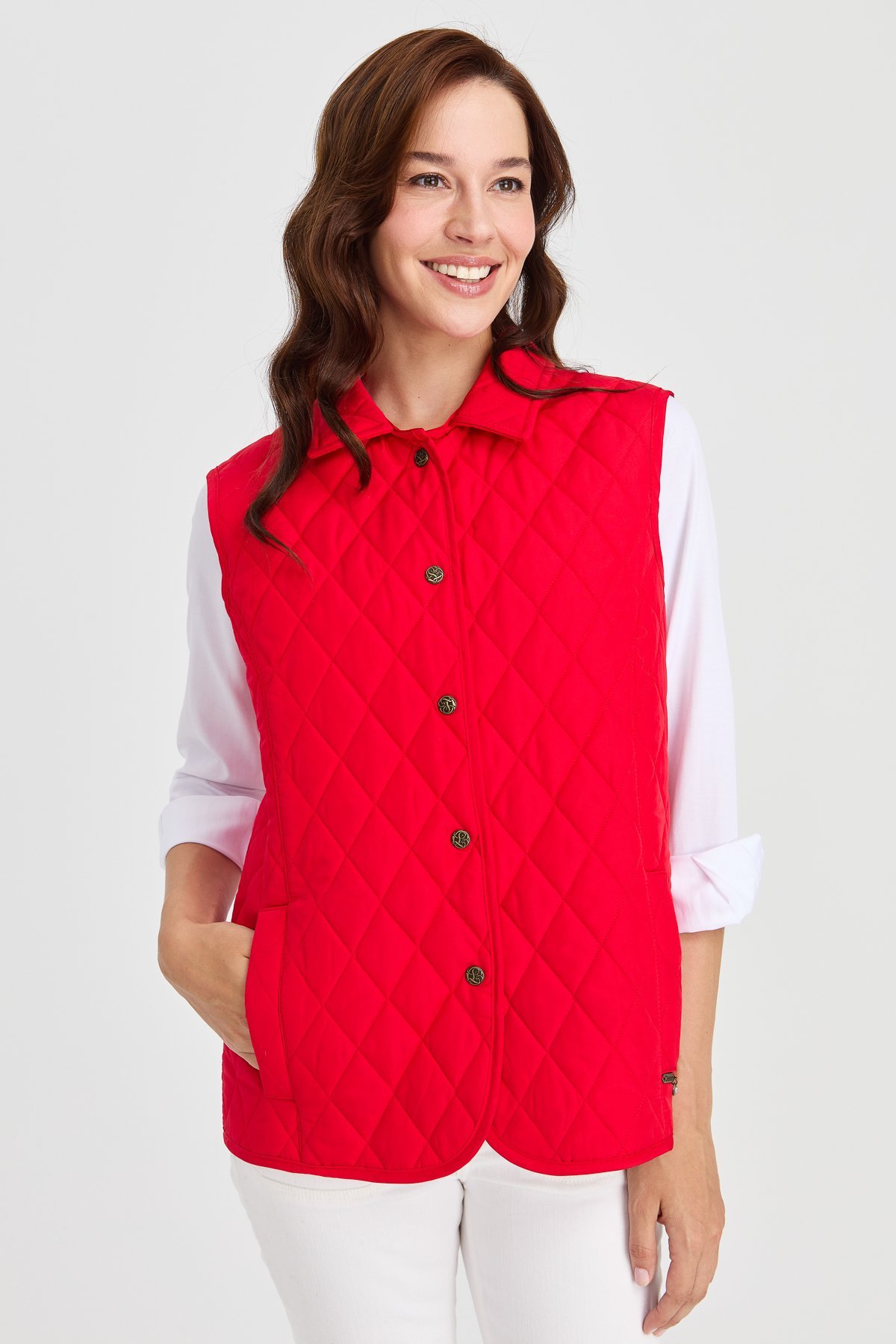 21437Женский стеганый жилет красный