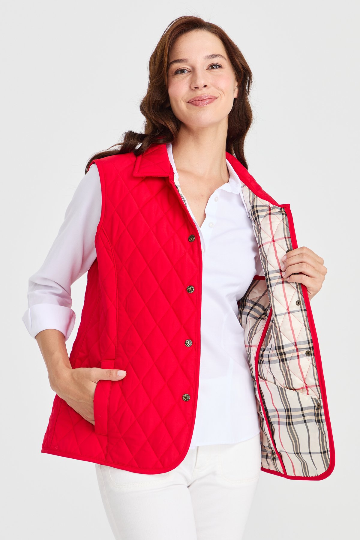 21437Женский стеганый жилет красный