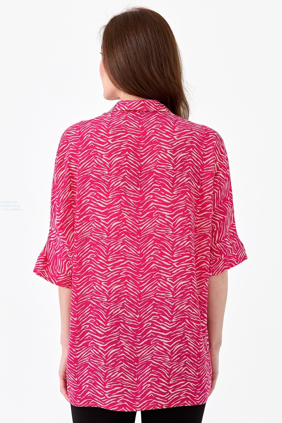 22803Kadın Kaplan Desenli Yarasa Kol Gömlek Fuşya