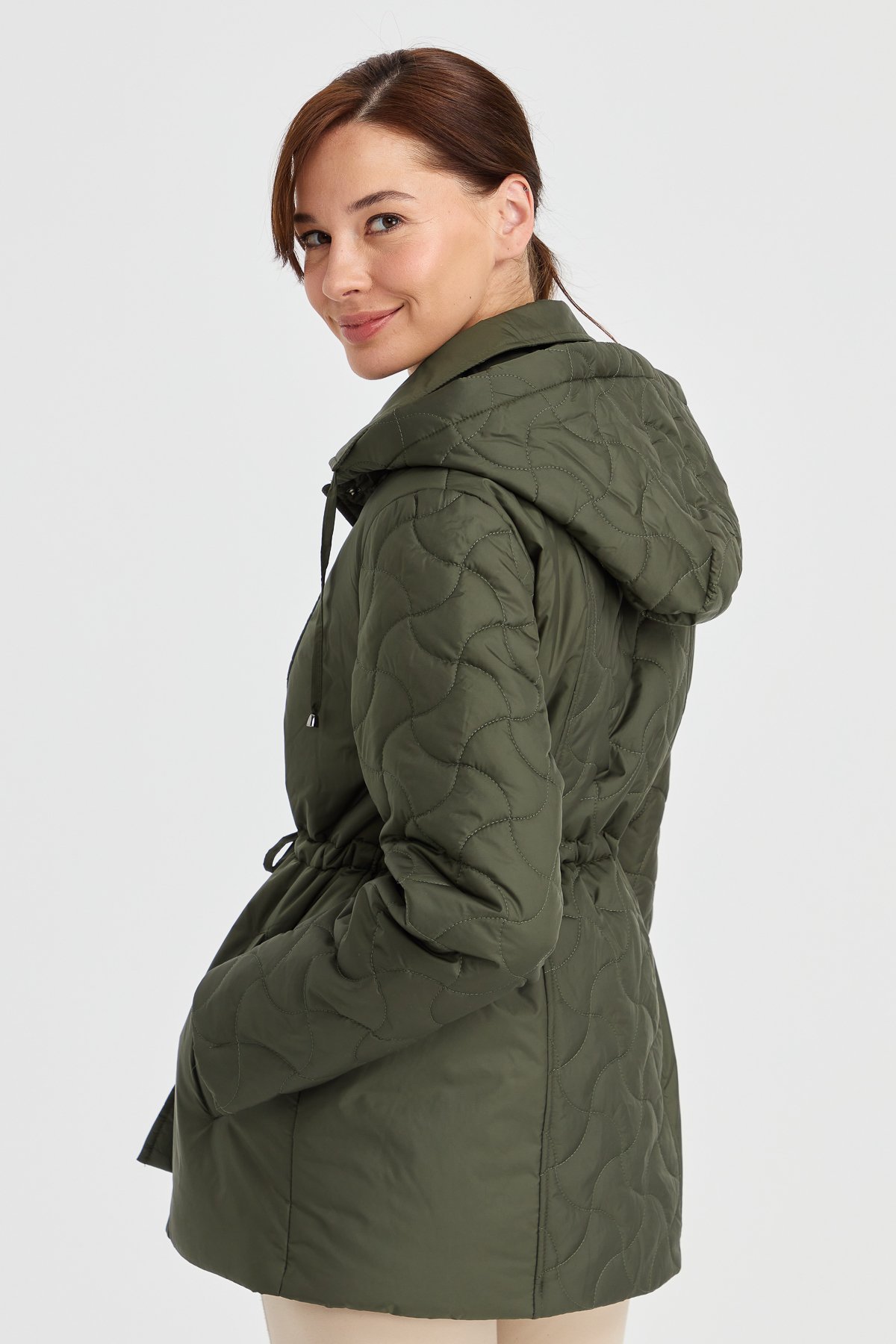 23401Kadın Kapüşonlu Beli Bağcıklı Kapitone Kaban Haki