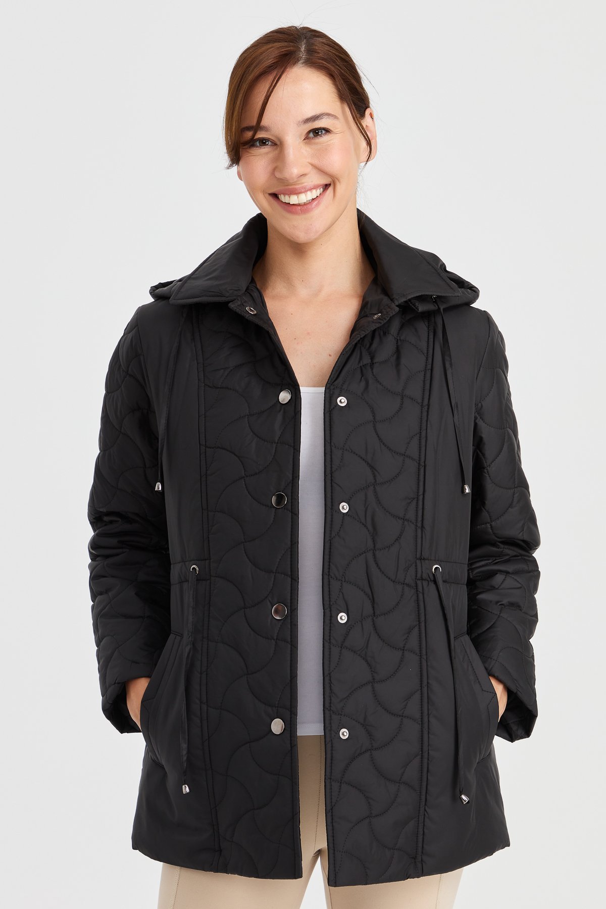 23401Kadın Kapüşonlu Beli Bağcıklı Kapitone Kaban Siyah