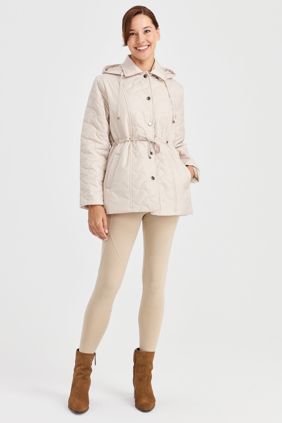 23401Kadın Kapüşonlu Beli Bağcıklı Kapitone Kaban Bej