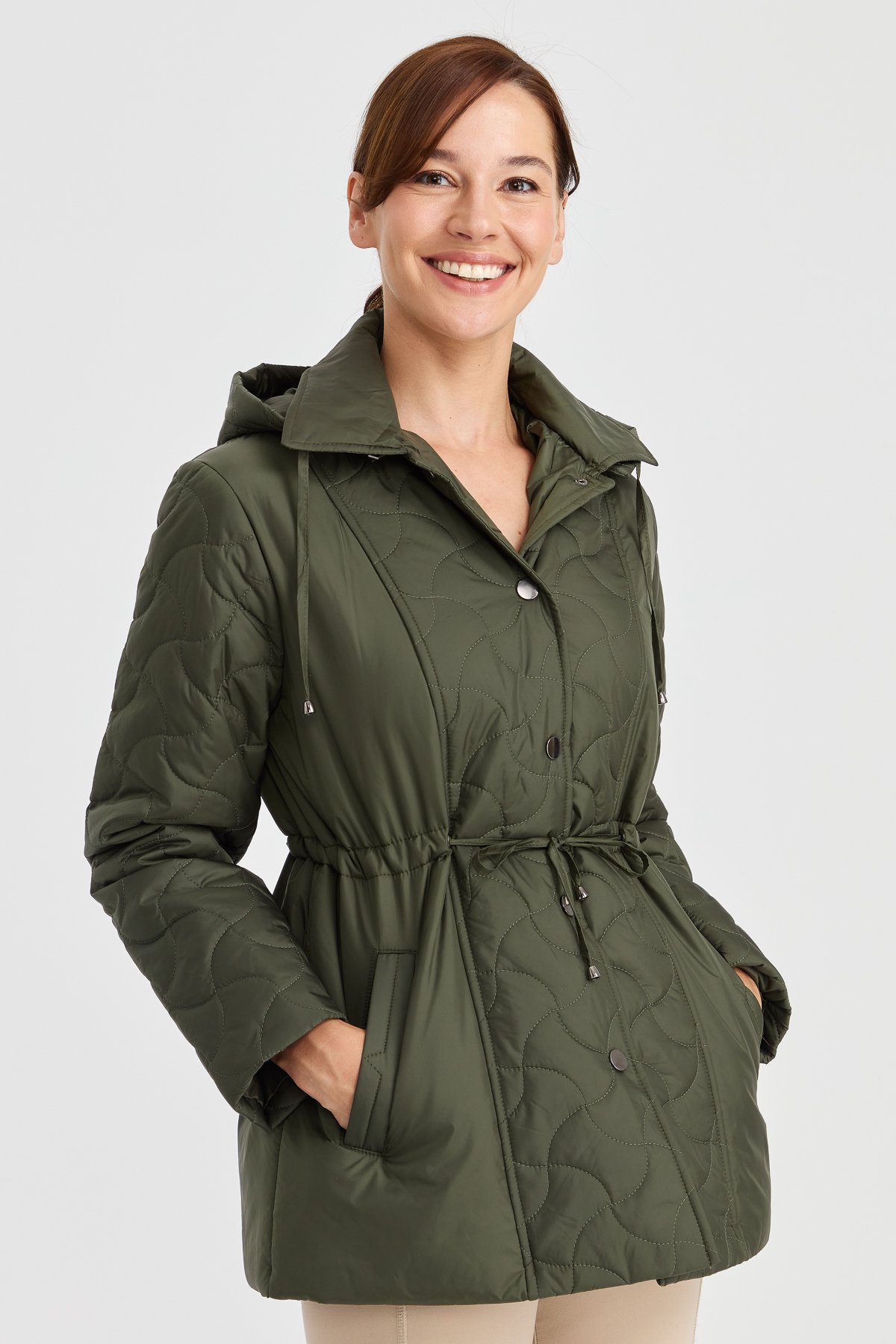 23401Kadın Kapüşonlu Beli Bağcıklı Kapitone Kaban Haki