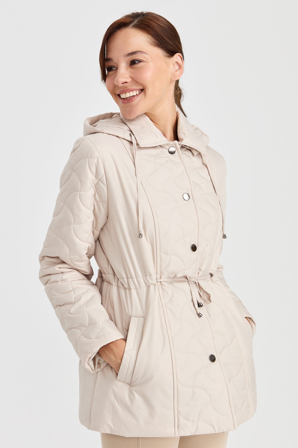 23401Kadın Kapüşonlu Beli Bağcıklı Kapitone Kaban Bej
