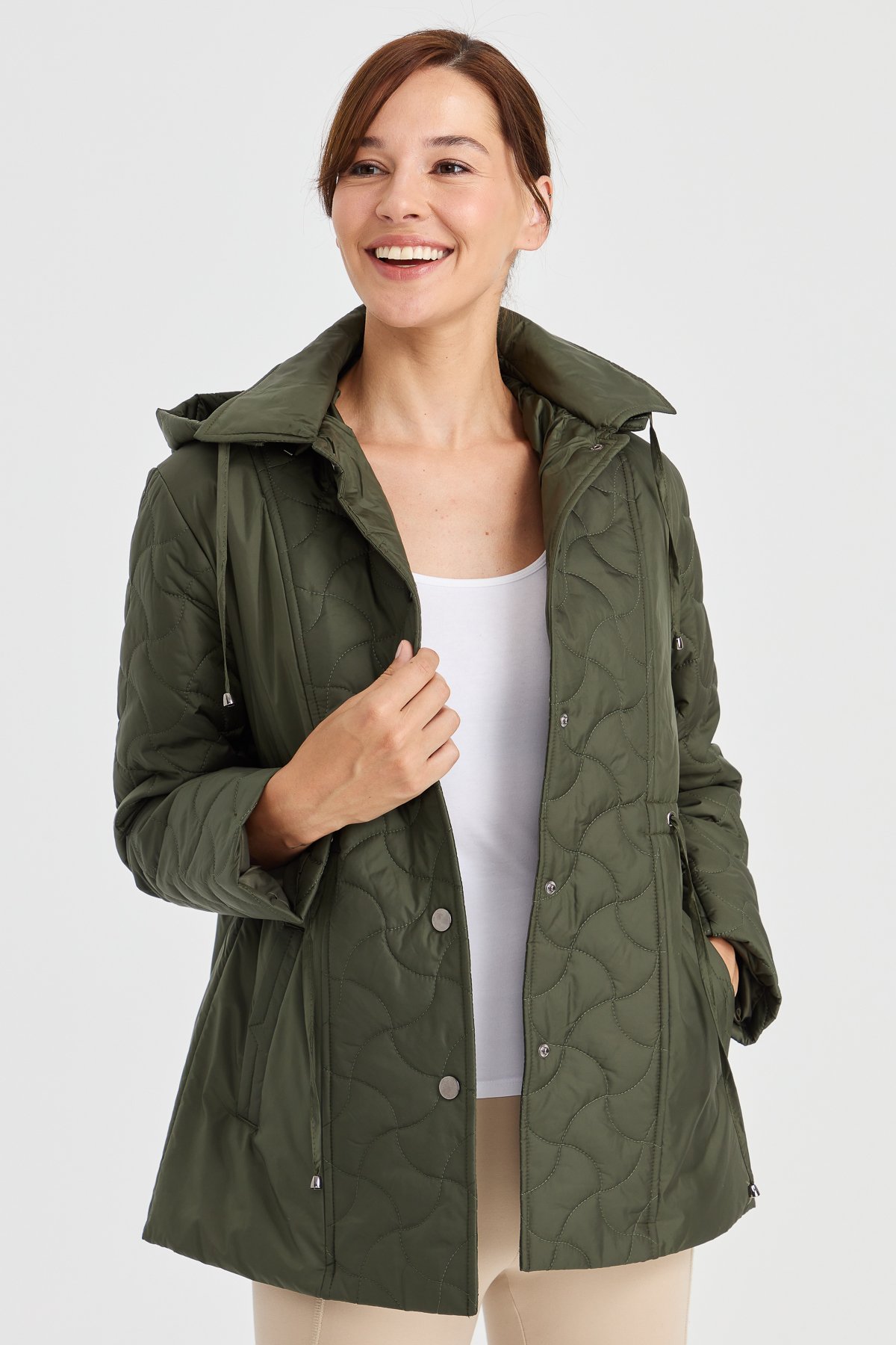 23401Kadın Kapüşonlu Beli Bağcıklı Kapitone Kaban Haki