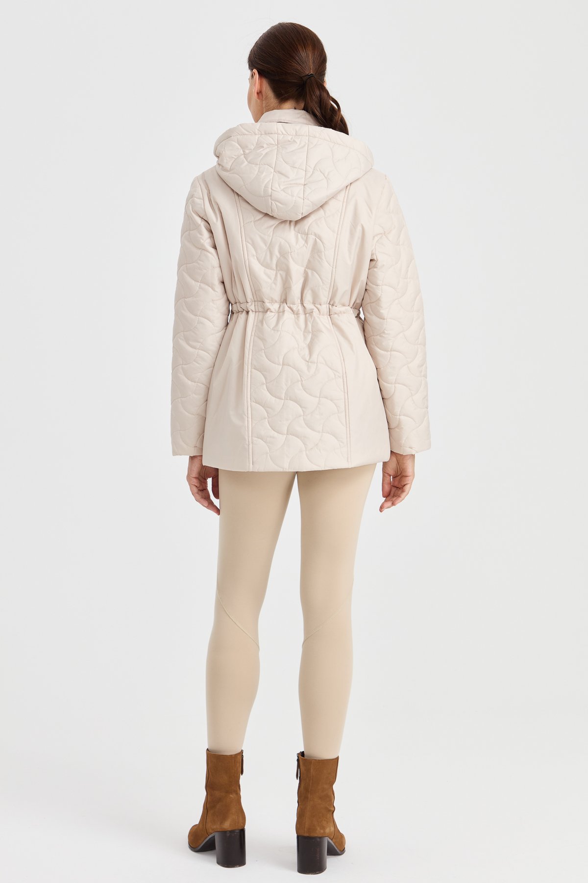 23401Kadın Kapüşonlu Beli Bağcıklı Kapitone Kaban Bej
