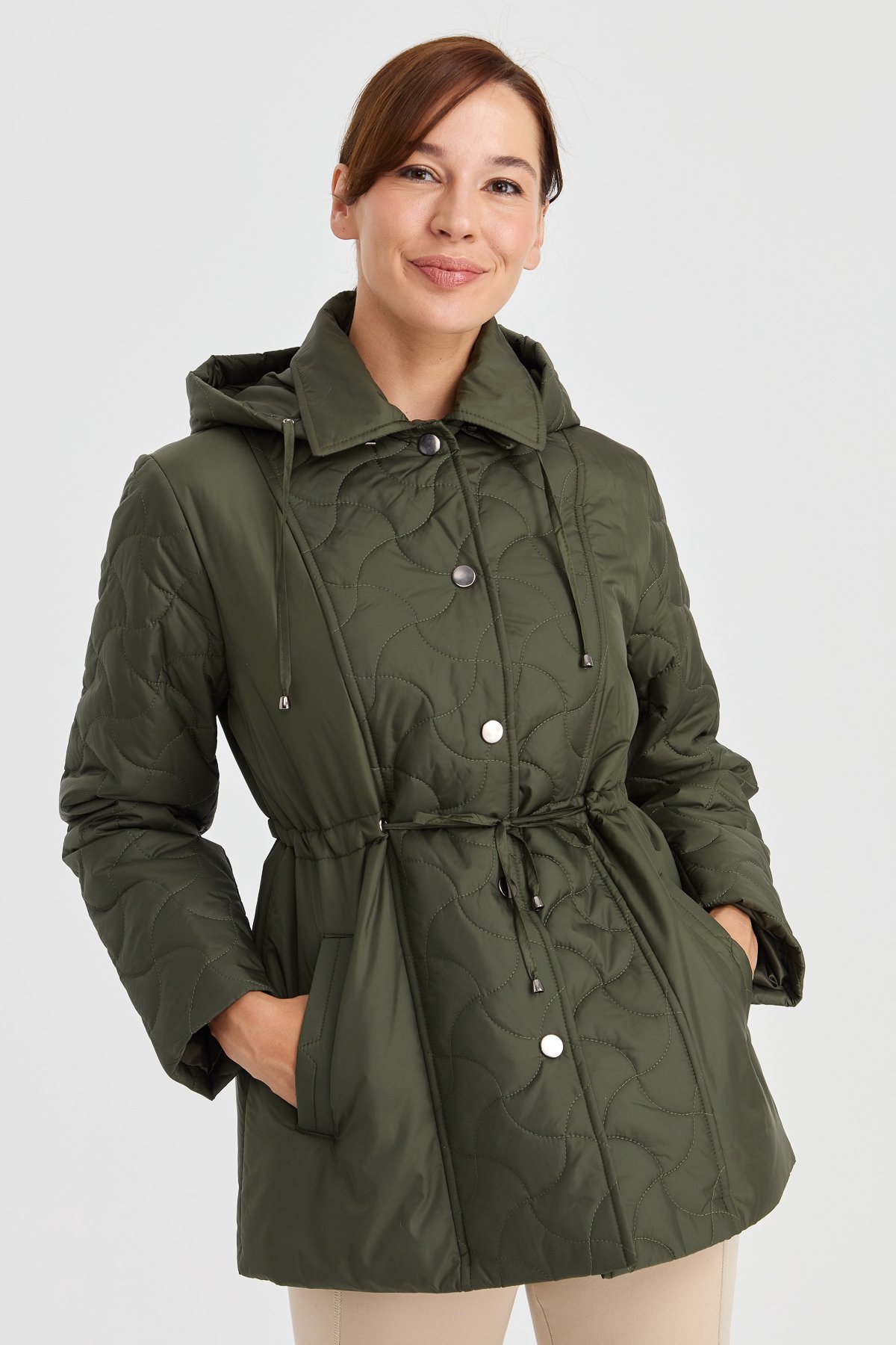 23401Kadın Kapüşonlu Beli Bağcıklı Kapitone Kaban Haki