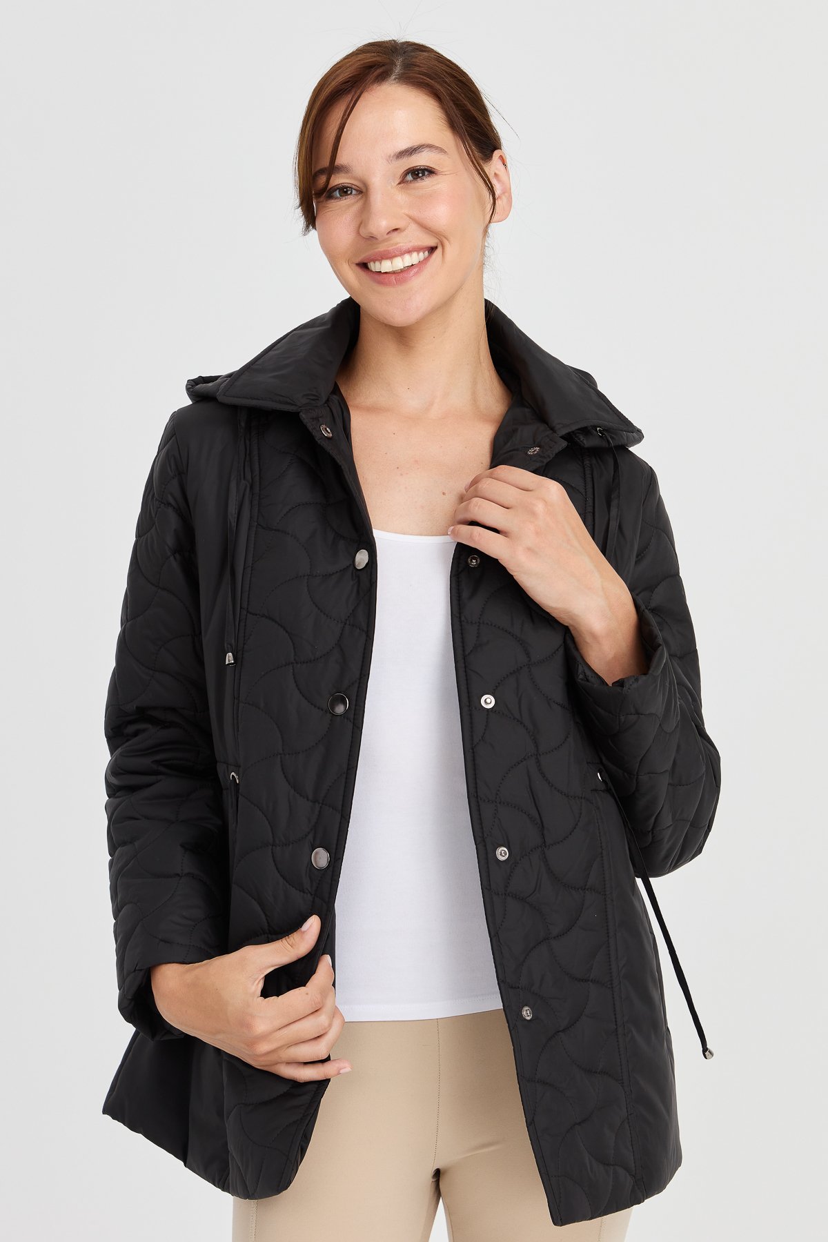 23401Kadın Kapüşonlu Beli Bağcıklı Kapitone Kaban Siyah