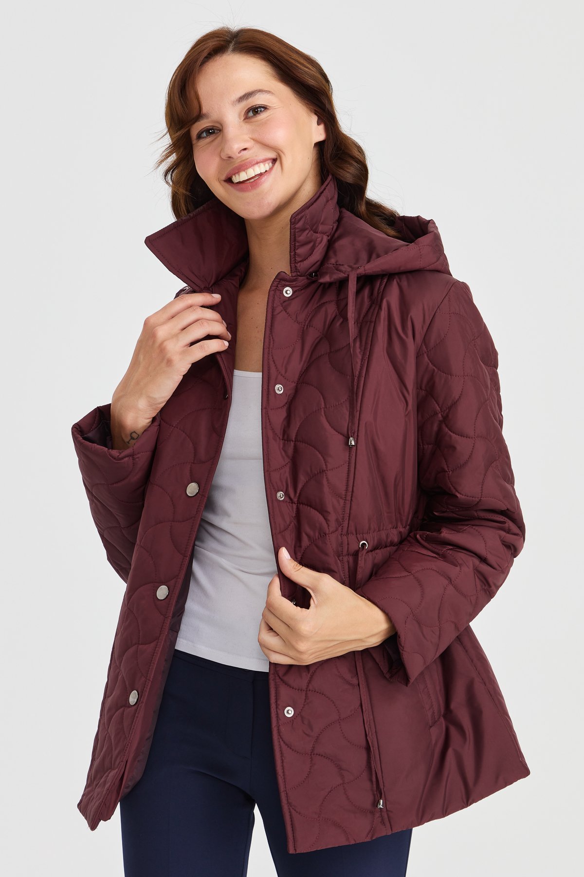 23401Kadın Kapüşonlu Beli Bağcıklı Kapitone Kaban Bordo