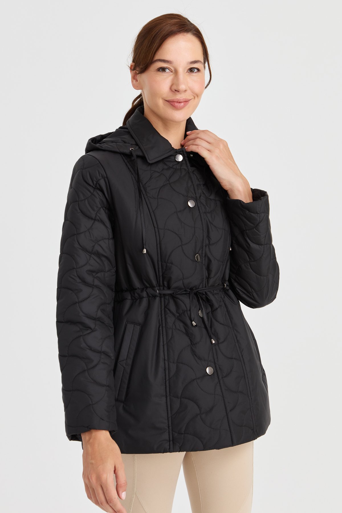 23401Kadın Kapüşonlu Beli Bağcıklı Kapitone Kaban Siyah