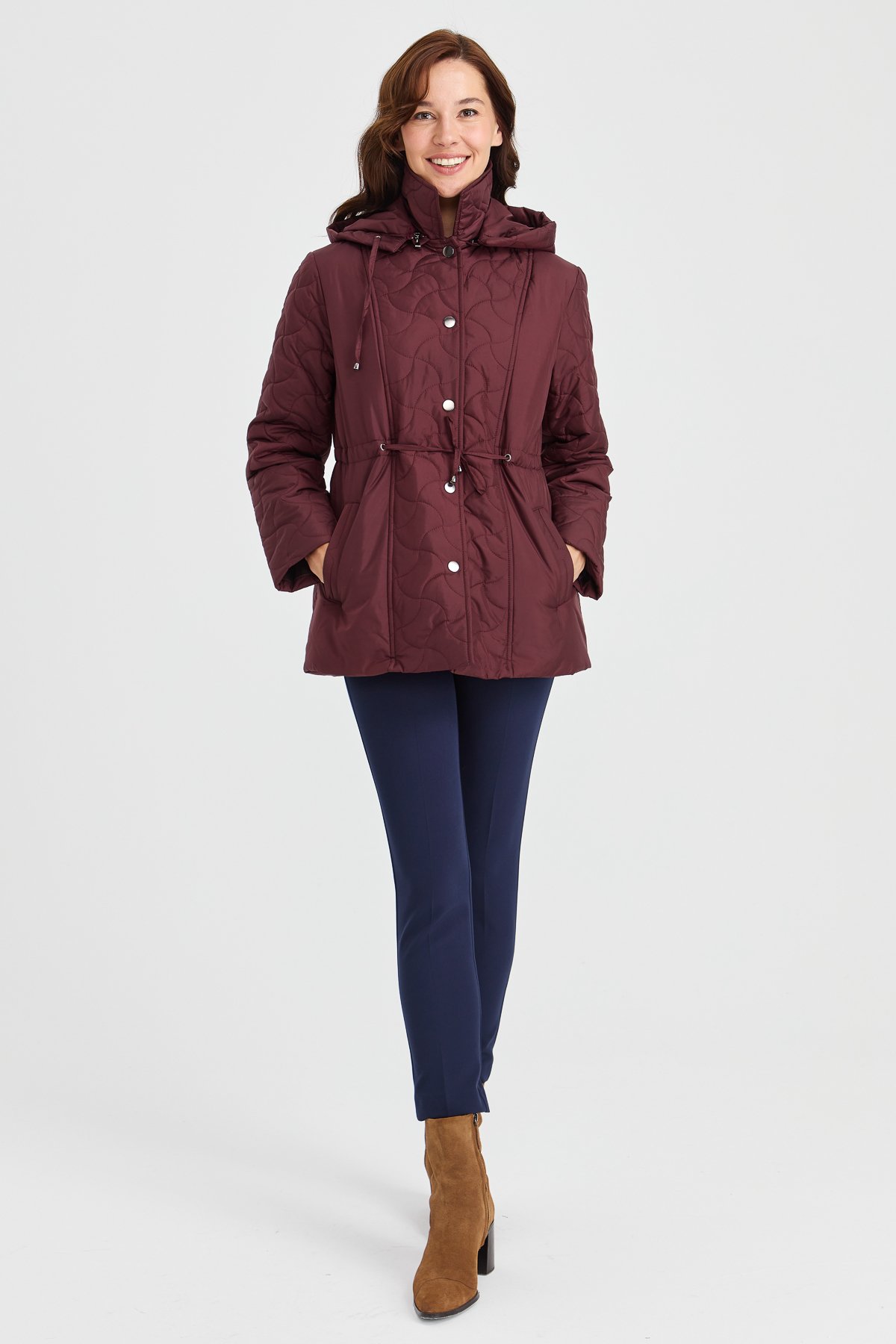 23401Kadın Kapüşonlu Beli Bağcıklı Kapitone Kaban Bordo