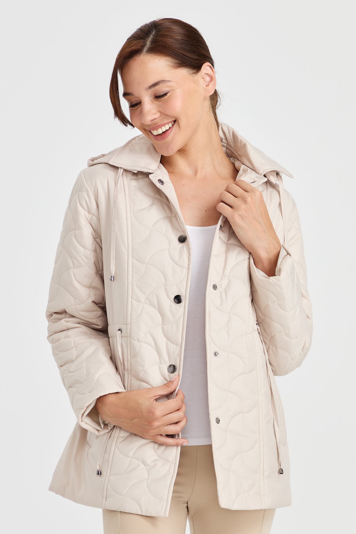 23401Kadın Kapüşonlu Beli Bağcıklı Kapitone Kaban Bej