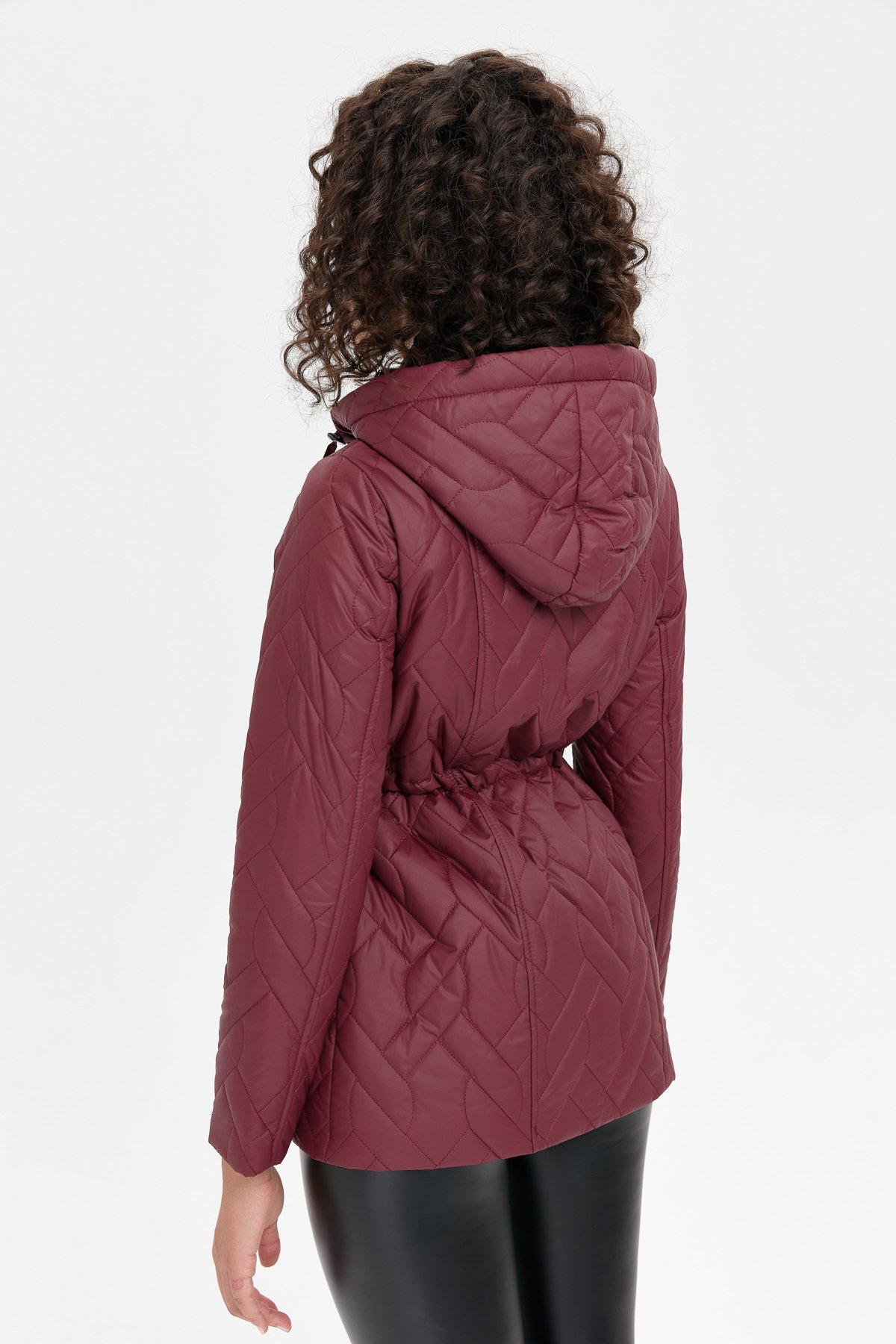 24412Kadın Kapüşonlu Beli Bağcıklı Kısa Kapitone Kaban Bordo