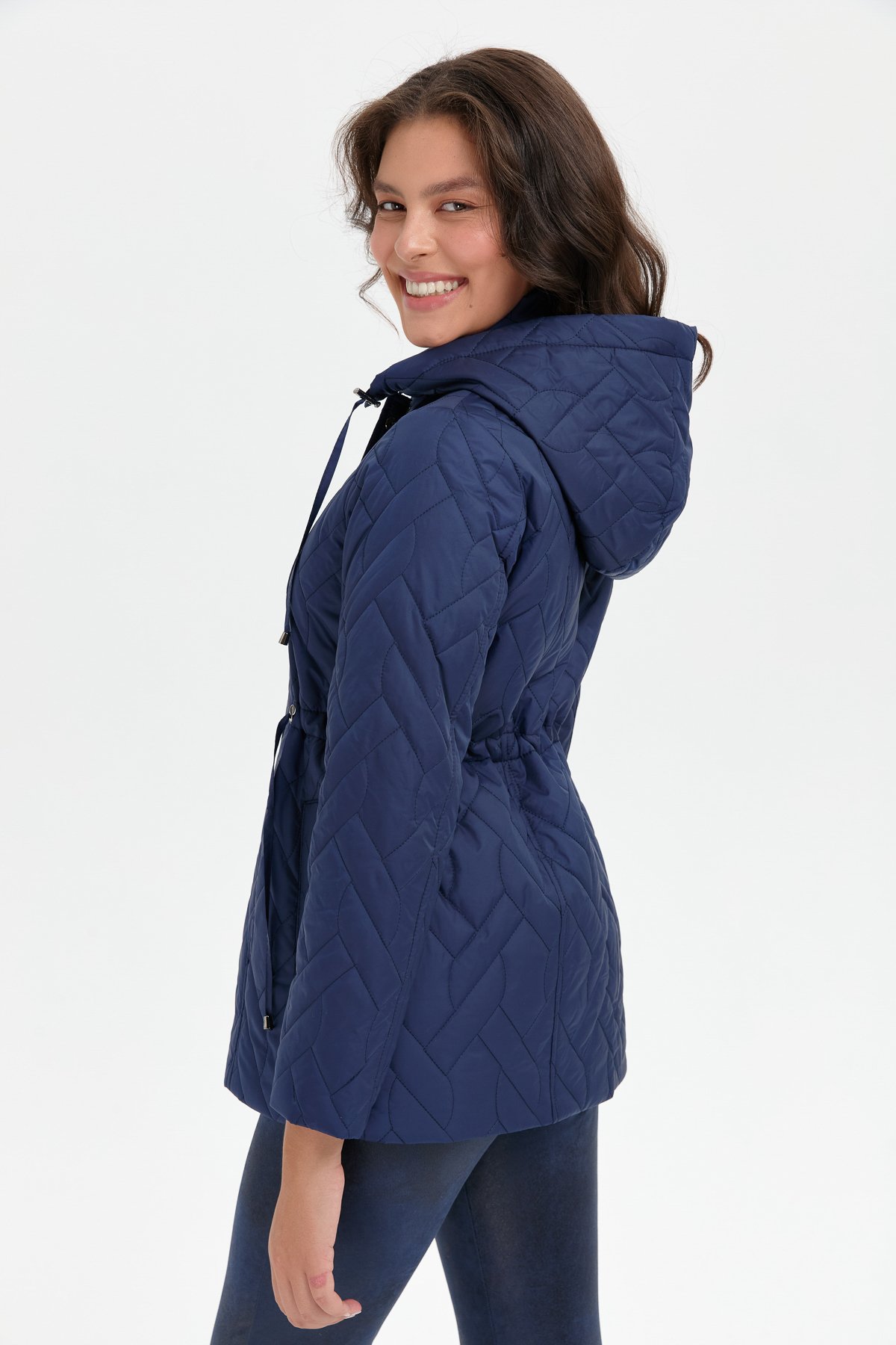 24412Kadın Kapüşonlu Beli Bağcıklı Kısa Kapitone Kaban Lacivert