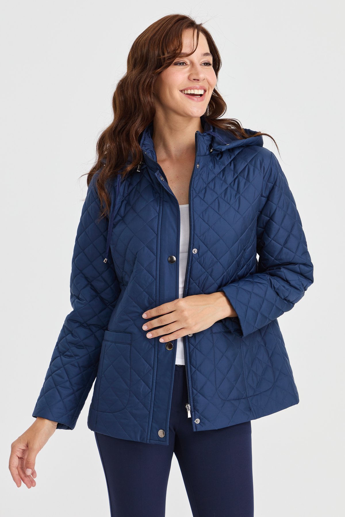 23405Kadın Kapüşonlu Dış Cepli Kısa Kapitone Ceket Lacivert