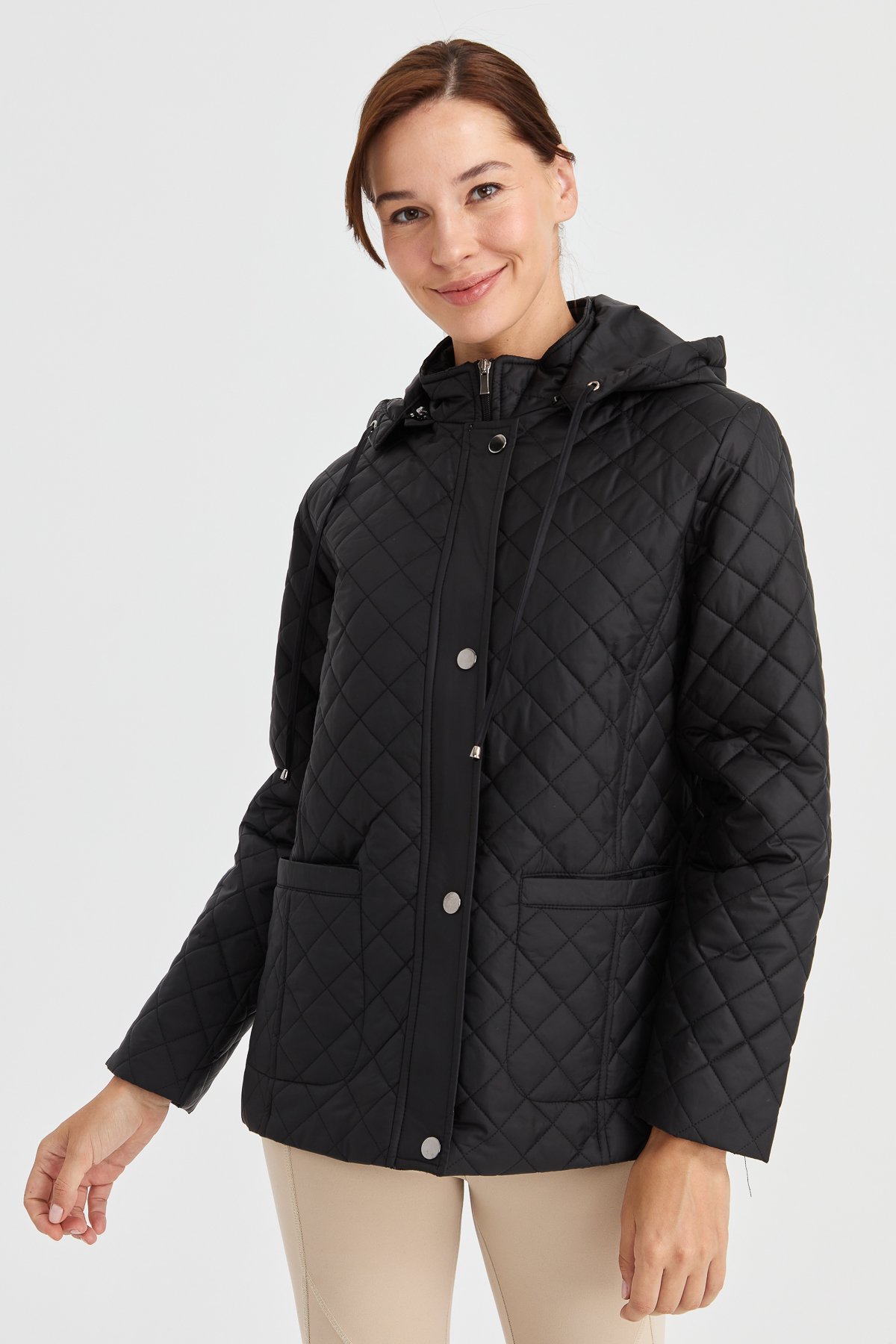 23405Kadın Kapüşonlu Dış Cepli Kısa Kapitone Ceket Siyah