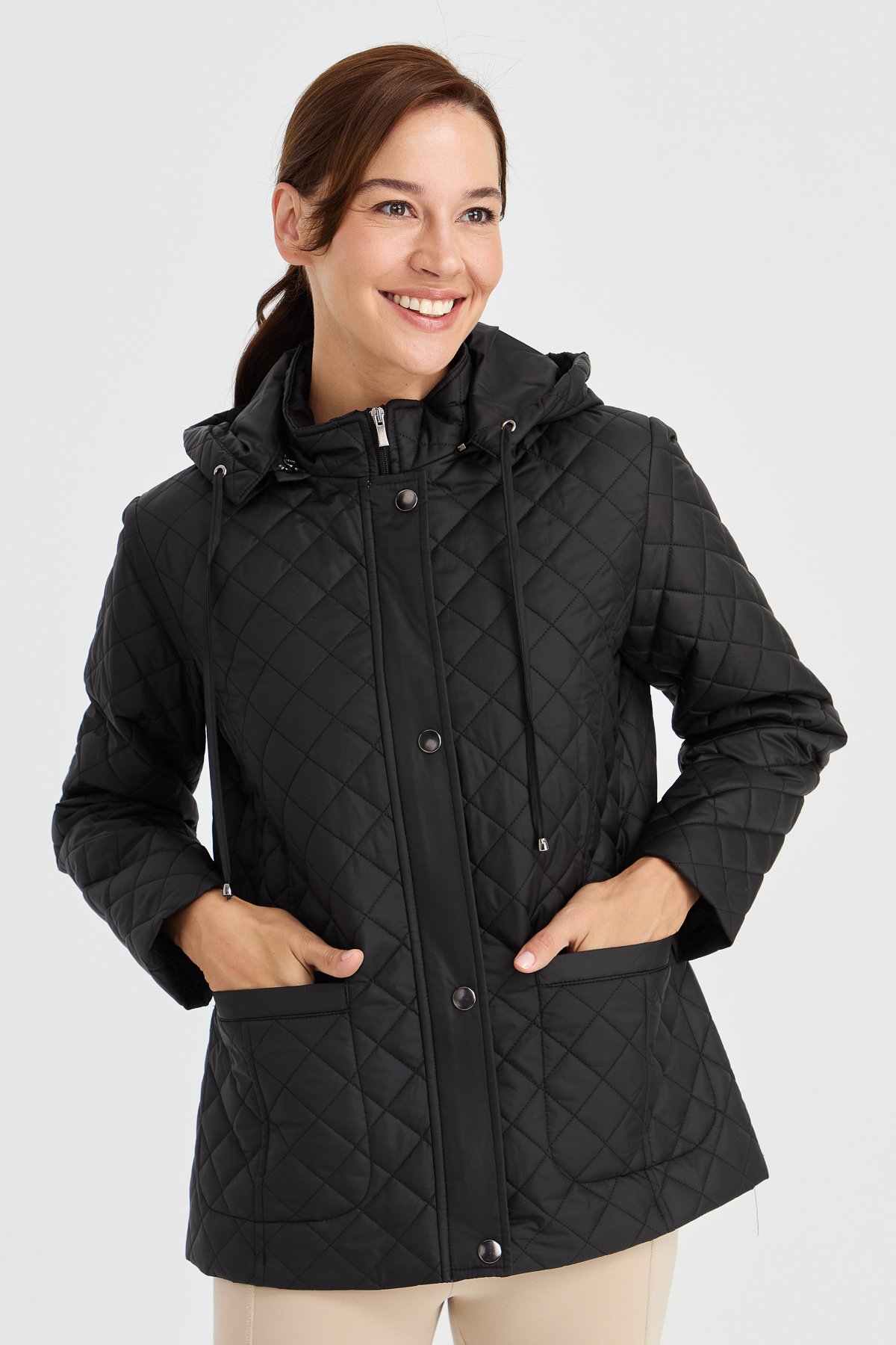 23405Kadın Kapüşonlu Dış Cepli Kısa Kapitone Ceket Siyah